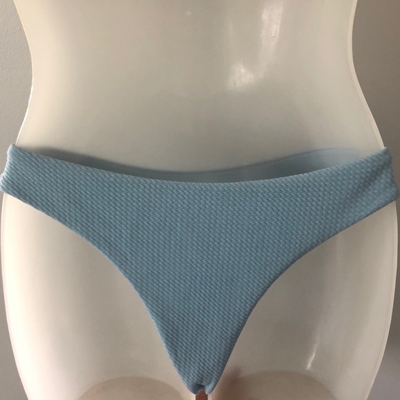 Zaful High-Cut Sky Blue Bikini - Picture 4 of 6